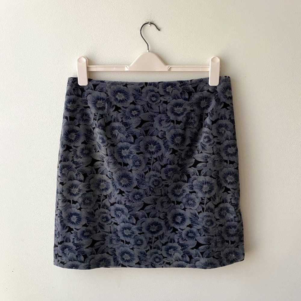 Ann Taylor Velvet Stretch Fabric Skirt - Grey Blue Floral - Size 10 - Picture 1 of 7